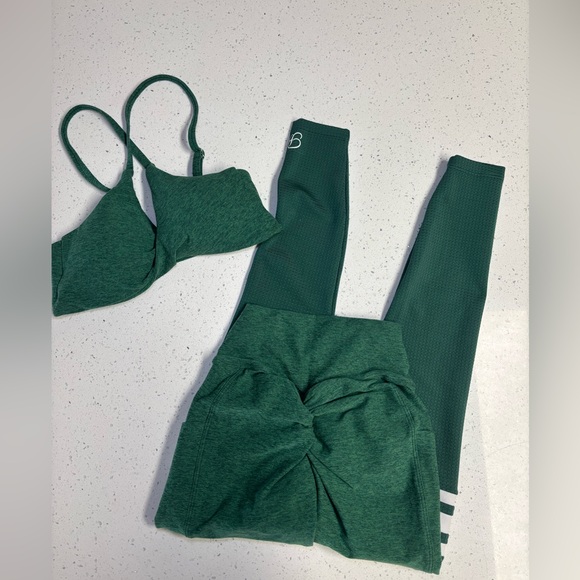 Bombshell sportswear scrunch thigh high / mini twist sports bra SET small/ XS - Picture 3 of 5